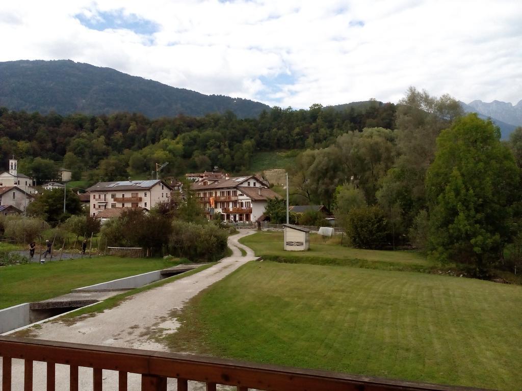 Agriturismo Il Girasole フェルトレ エクステリア 写真