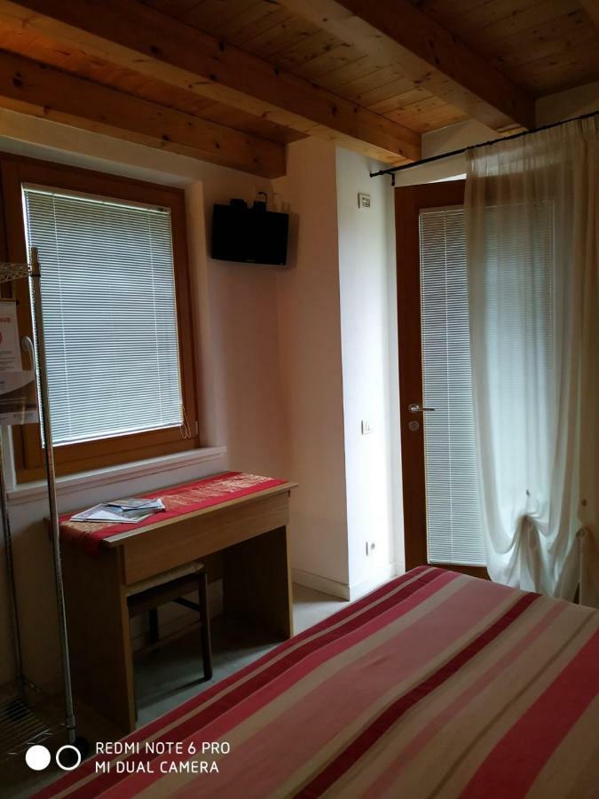 Agriturismo Il Girasole フェルトレ エクステリア 写真